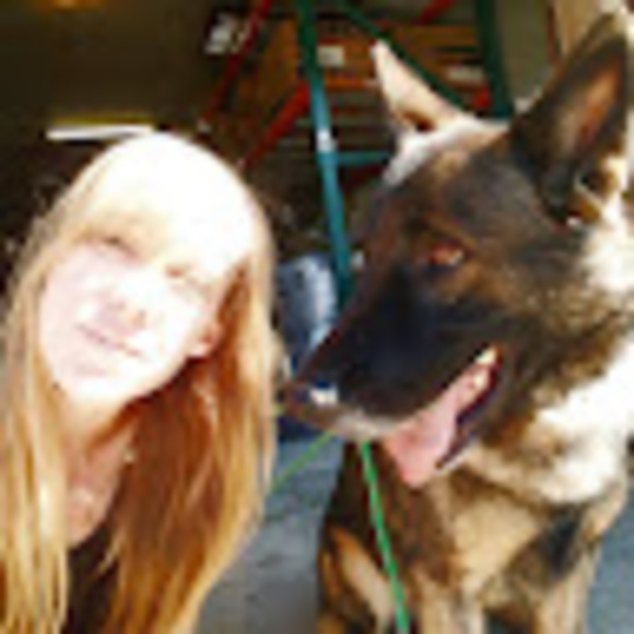 Meet your Posher, Sierra - Picture 1 of 1